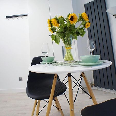 Modern Apartment In The City Center คาโตวีตเซ ภายนอก รูปภาพ