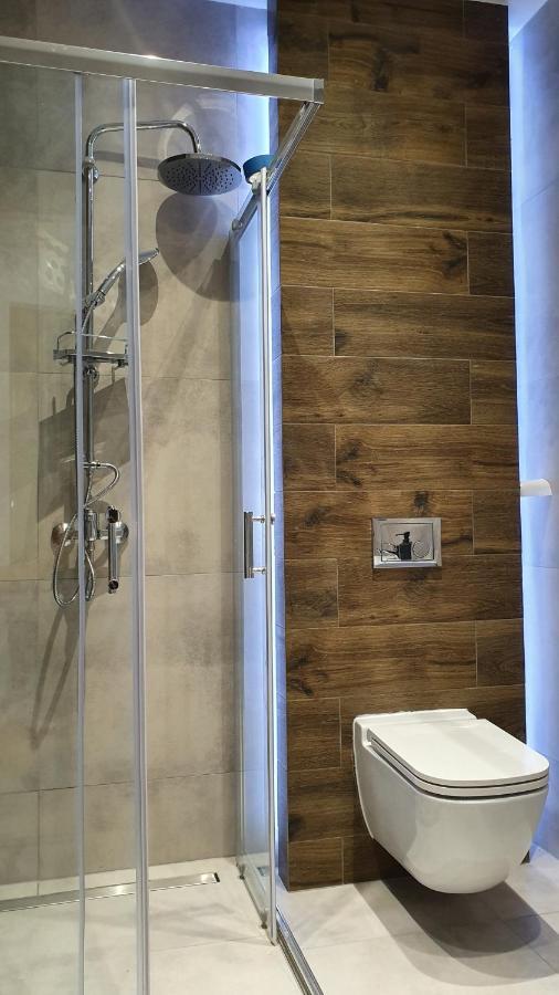 Modern Apartment In The City Center คาโตวีตเซ ภายนอก รูปภาพ